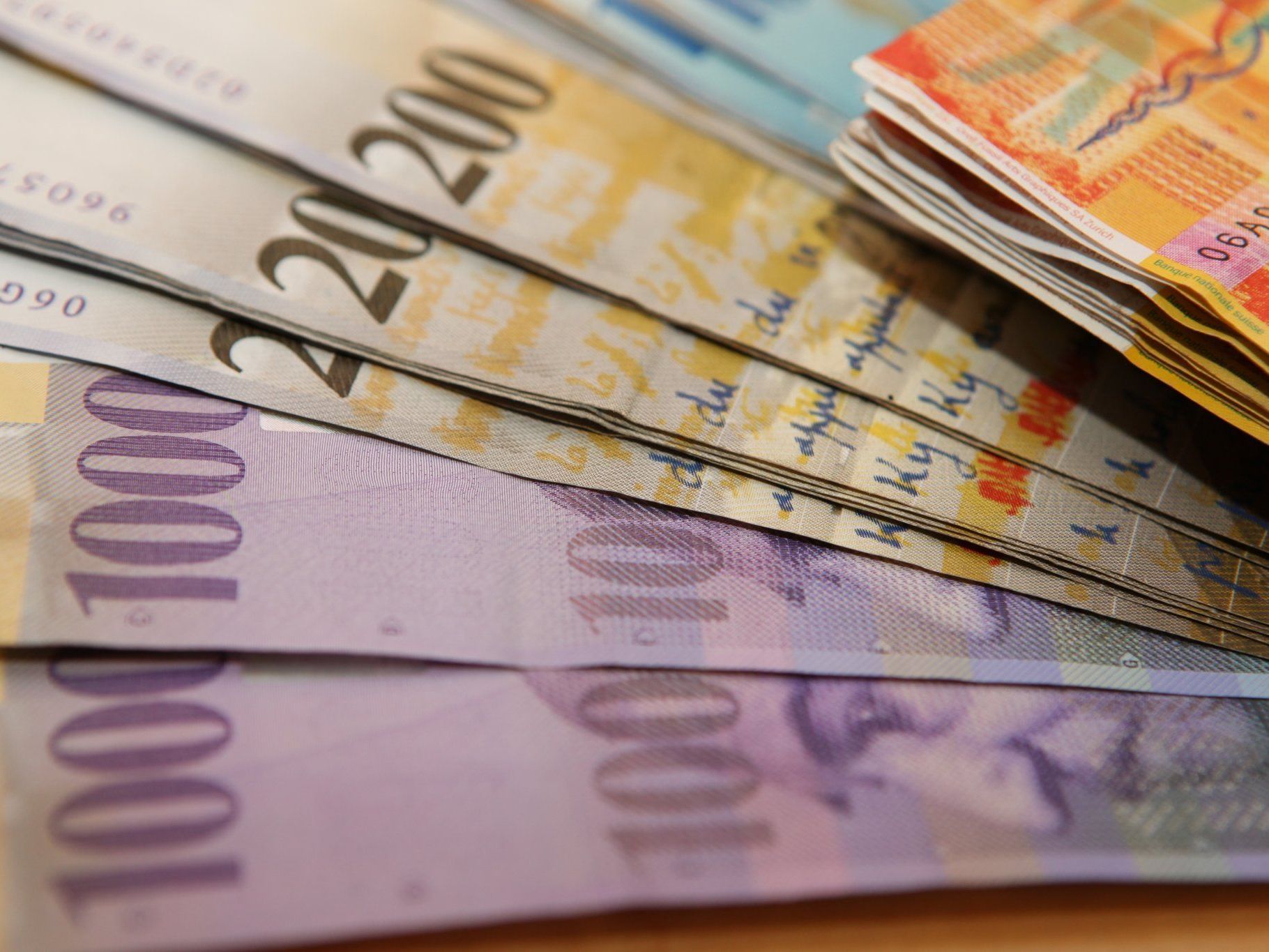 Notwendigkeit einer weiteren Schwächung der Schweizer Währung befürchtet. Notwendigkeit einer weiteren Schwächung der Schweizer Währung befürchtet.
