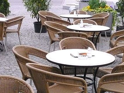 In einem Gastgarten in Wieden trieben Trickdiebe ihr Unwesen