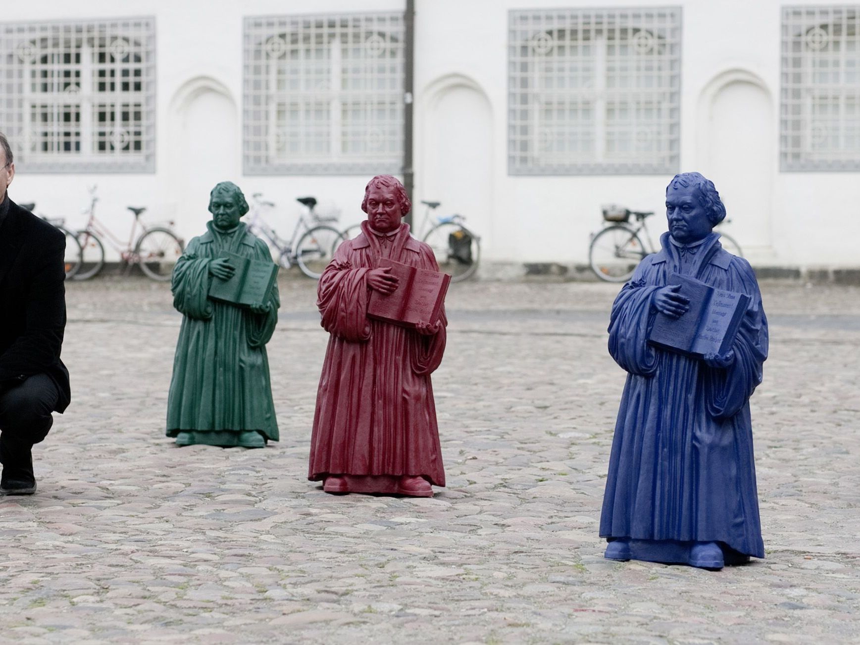 Ein Highlight der GLORIA stellen die Luther-Figuren von Ottmar Hörl dar. Ein Highlight der GLORIA stellen die Luther-Figuren von Ottmar Hörl dar.