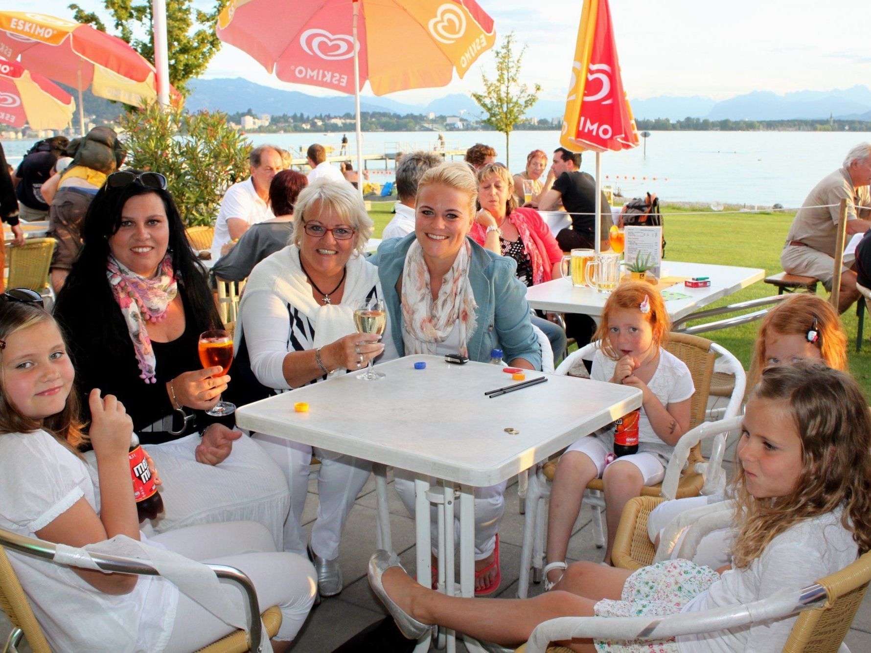 Offizielle Saisoneröffnung zum sommerlichen Terrassen-Genuss im „Treff am See“ beim Lochauer Strandbad. Offizielle Saisoneröffnung zum sommerlichen Terrassen-Genuss im „Treff am See“ beim Lochauer Strandbad.