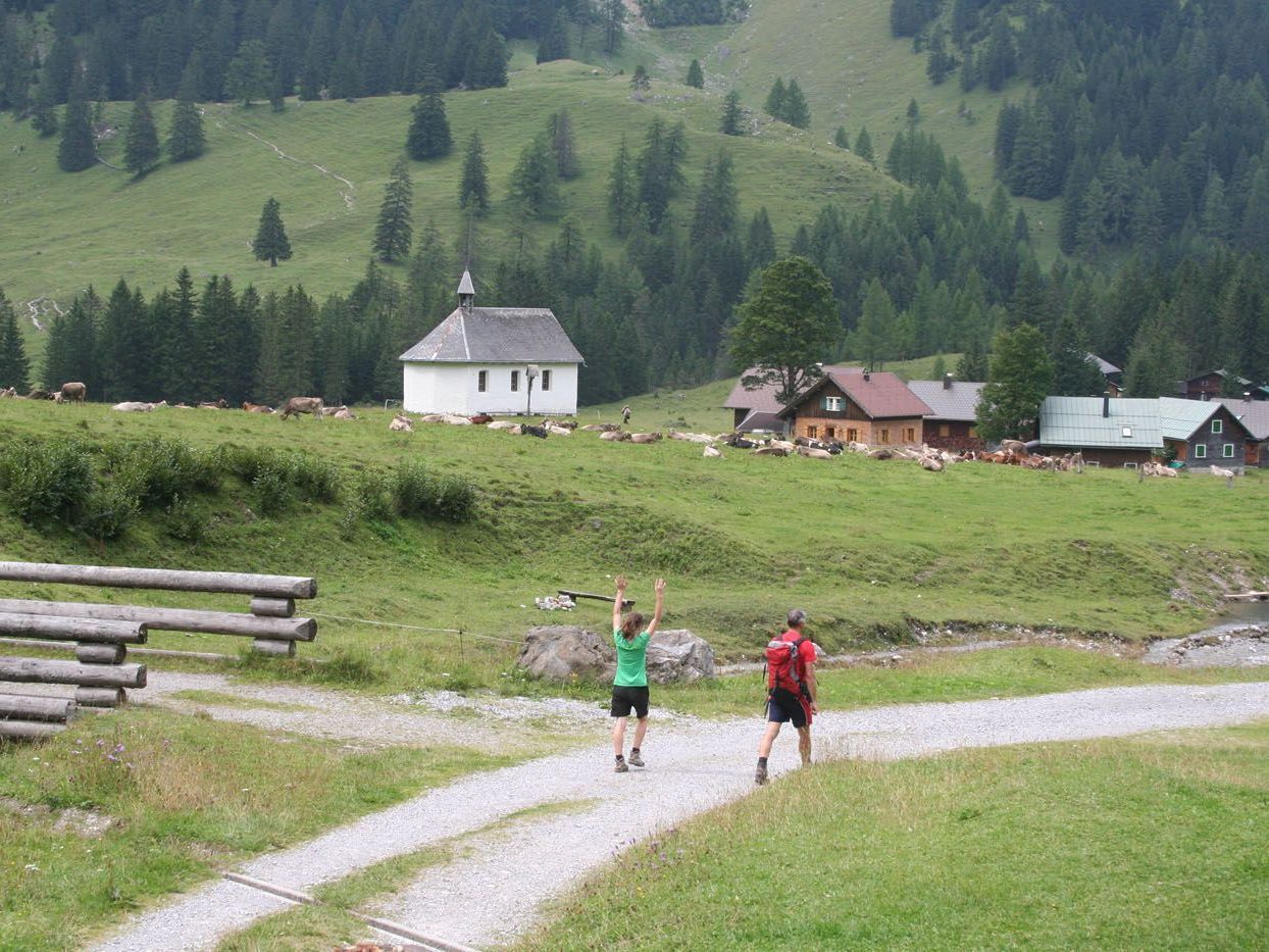 Der Nenzinger Himmel lockt nicht nur im Sommer … Skibegeisterte treffen sich kommende Woche zum Naafkopf-Riesentorlauf.