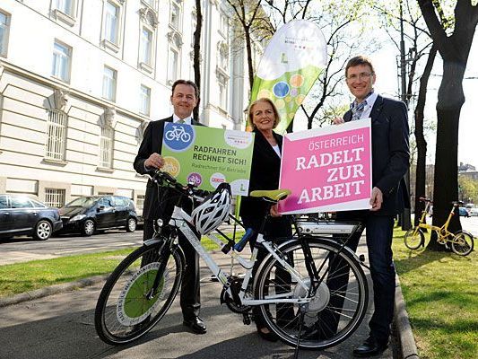 Unterstützer von Österreich radelt zur Arbeit: Niki Berlakovich, Anna Maria Hochhauser und Alois Huber ( (v.l.n.r.)