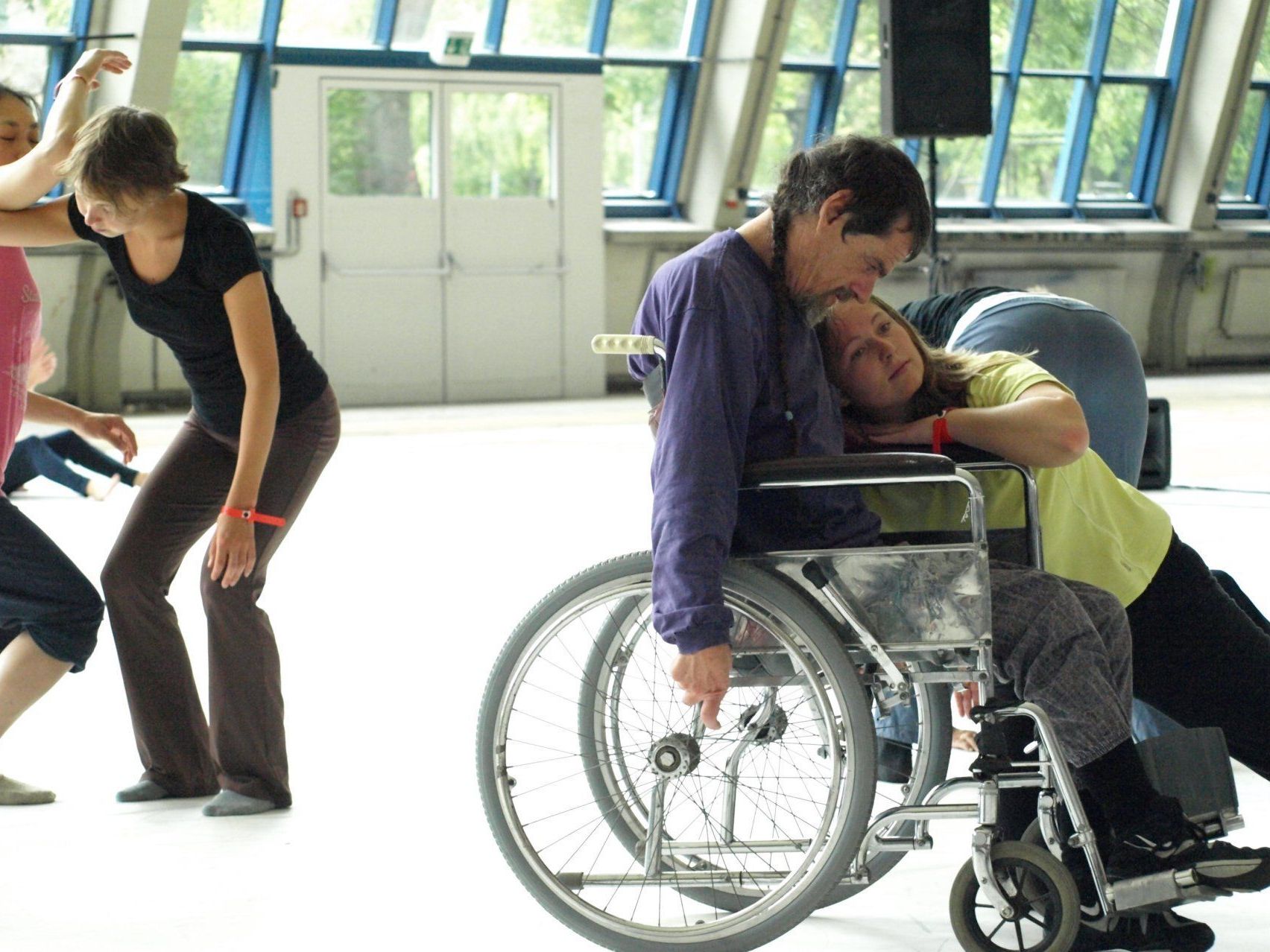 Das Improvisationstanz-Event der Diakonie Wien lädt zum kreativen Tanz. Das Improvisationstanz-Event der Diakonie Wien lädt zum kreativen Tanz.