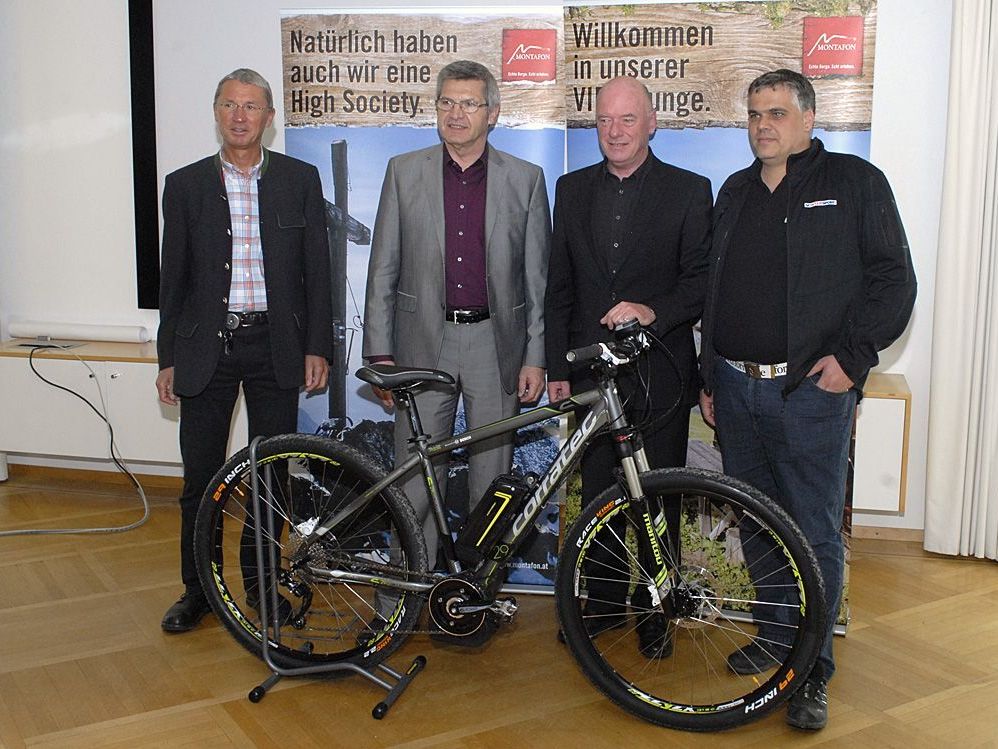 M. Felbermayer, LR S. Stemer, A. Fricke und T. Stergiotis bei der Pressekonferenz am 13. 4. in Schruns M. Felbermayer, LR S. Stemer, A. Fricke und T. Stergiotis bei der Pressekonferenz am 13. 4. in Schruns