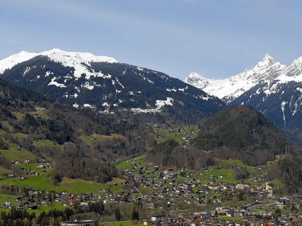 Blick von Schruns-Hof nach Tschagguns am 25. April 2012 Blick von Schruns-Hof nach Tschagguns am 25. April 2012