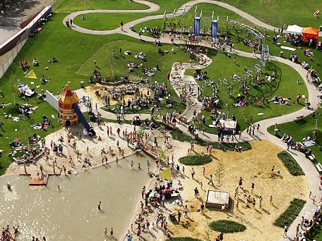 Der Wasserspielplatz in Wien - Favoriten lädt wieder zum fröhlichen Planschen