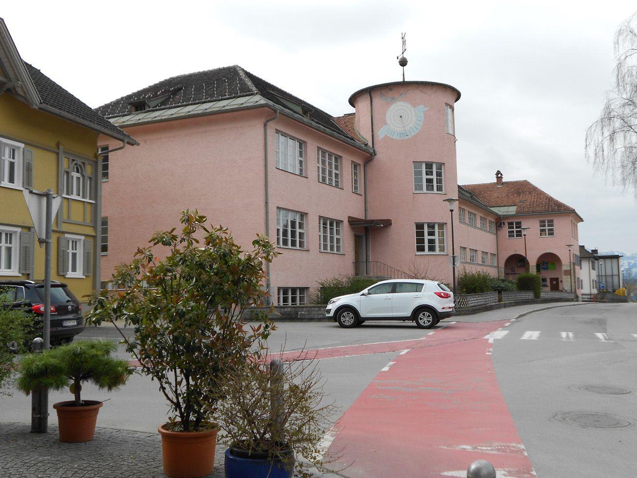 Die Volksschule Nenzing wird ebenfalls in die Gemeinde-Immobiliengesellschaft eingegliedert.