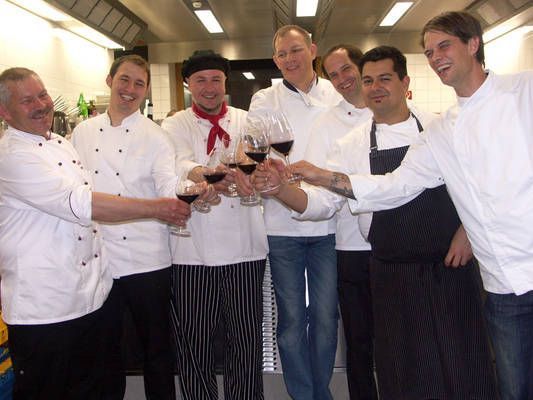 Martin Jäger, Sascha Kemmerer, Jeremias Riezler, Jürgen Scharnagl, Gerd Hammerer, Sanjay Tandon und Alexander Schoppmann. Martin Jäger, Sascha Kemmerer, Jeremias Riezler, Jürgen Scharnagl, Gerd Hammerer, Sanjay Tandon und Alexander Schoppmann.