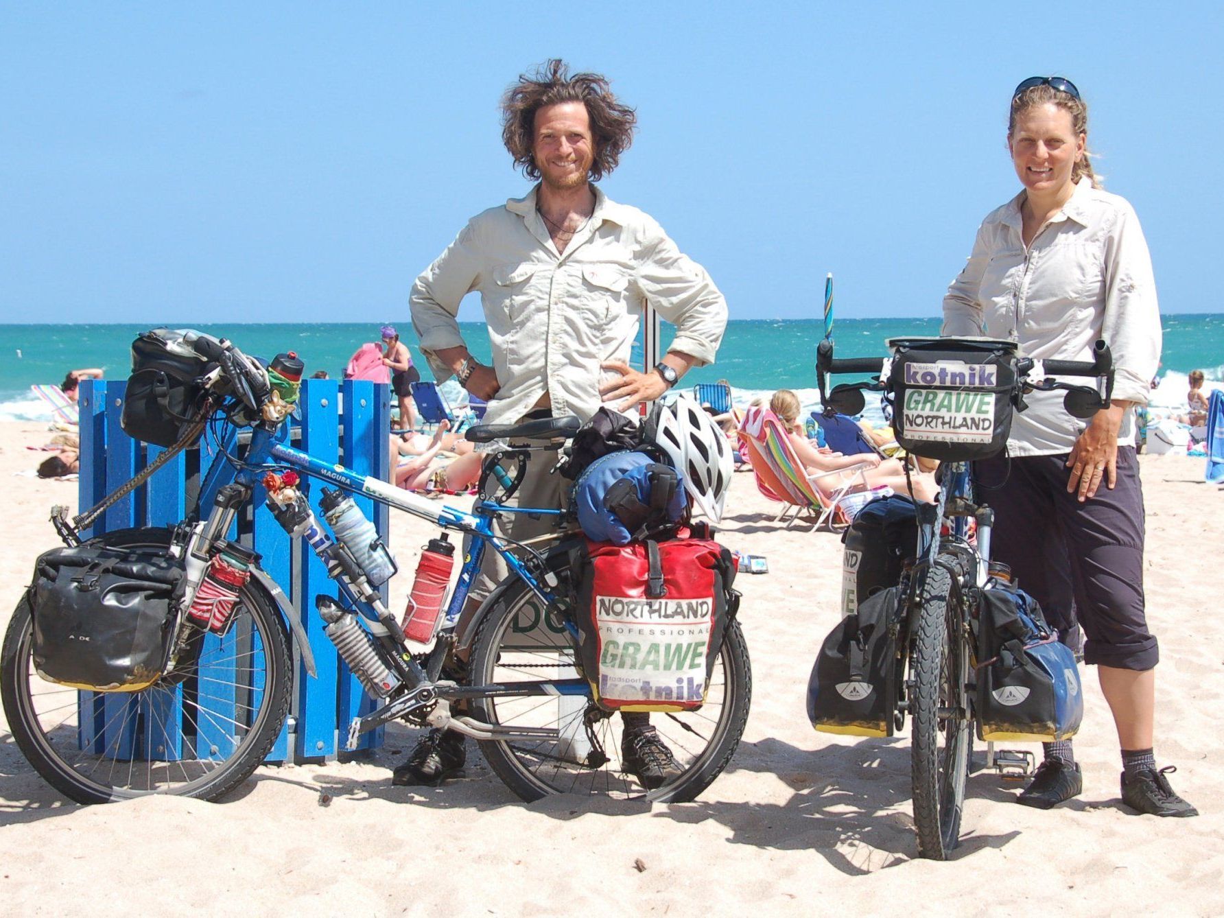 Valeska und Philipp waren im Oktober 2006 zu ihrer Radtour rund um die Welt aufgebrochen. Valeska und Philipp waren im Oktober 2006 zu ihrer Radtour rund um die Welt aufgebrochen.