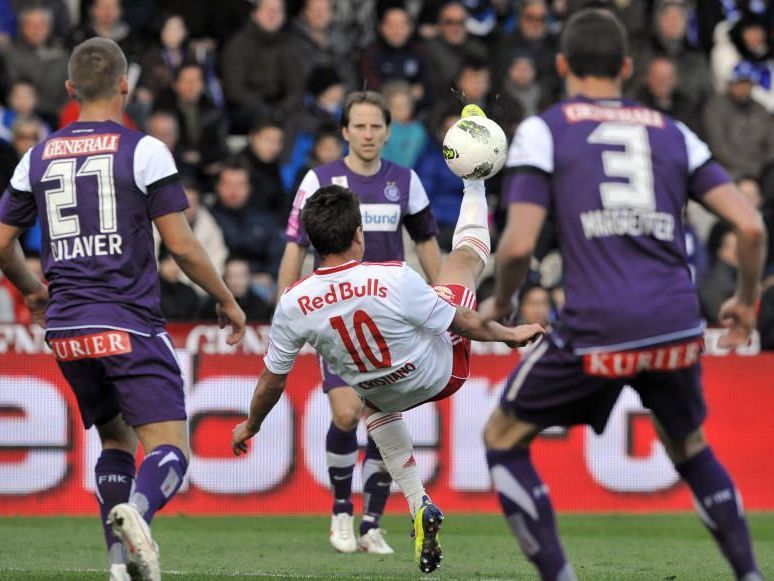 Salzburg holte sich mit einem Tor in der Schlussminute ein Untentschieden bei der Austria in Wien. Salzburg holte sich mit einem Tor in der Schlussminute ein Untentschieden bei der Austria in Wien.