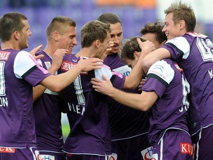 Die Austrianer hoffen nach dem Spiel gegen Ried am Samstagabend genauso jubeln zu können. Die Austrianer hoffen nach dem Spiel gegen Ried am Samstagabend genauso jubeln zu können.
