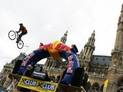 Zahlreiche Biker aus mehreren Ländern wollen Air King 2012 in Wien werden.