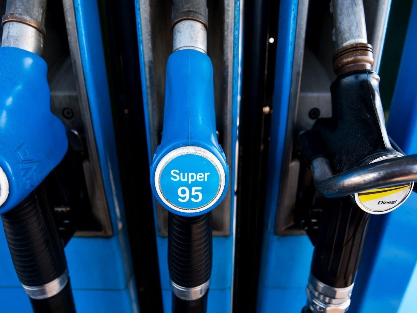 EU-Dieselsteuer - Es "drohen" 1,5 Cent/Liter Mehrkosten ab 2018.