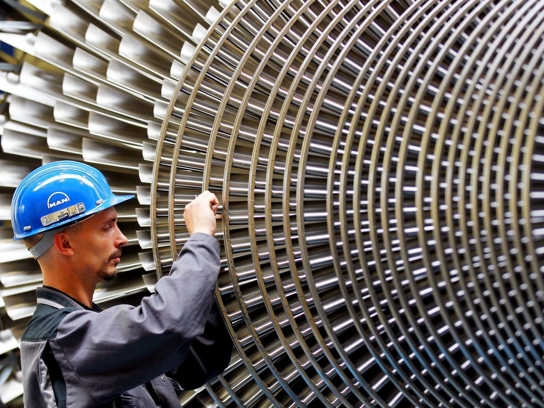 Die deutsche Wirtschaft wird in diesem Jahr nach Einschätzung der führenden Wirtschaftsforschungsinstitute um 0,9 Prozent wachsen. Die deutsche Wirtschaft wird in diesem Jahr nach Einschätzung der führenden Wirtschaftsforschungsinstitute um 0,9 Prozent wachsen.