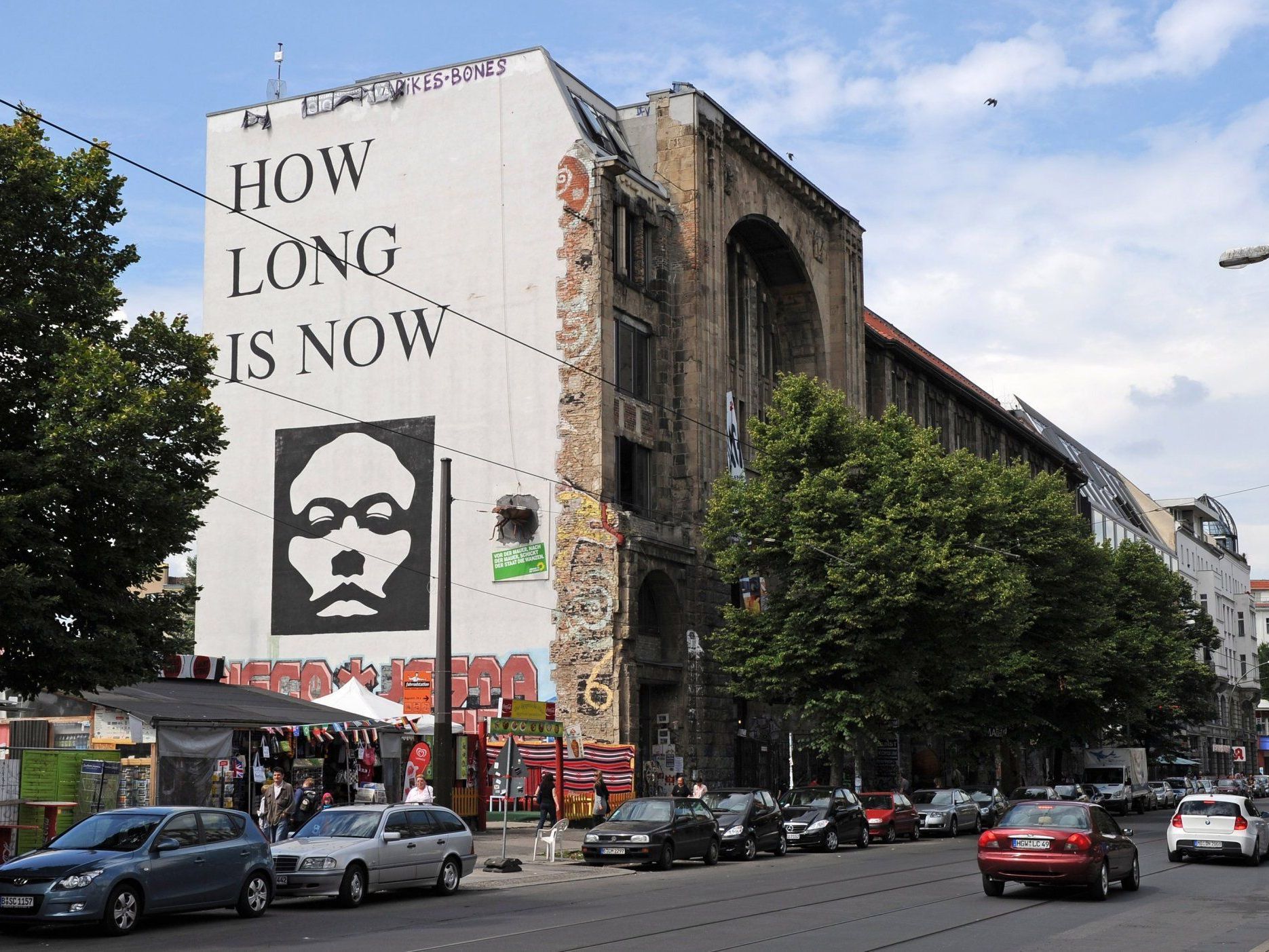 Im Berliner Tacheles erhielt Manfredi “Künstlerasyl”. Im Berliner Tacheles erhielt Manfredi “Künstlerasyl”.
