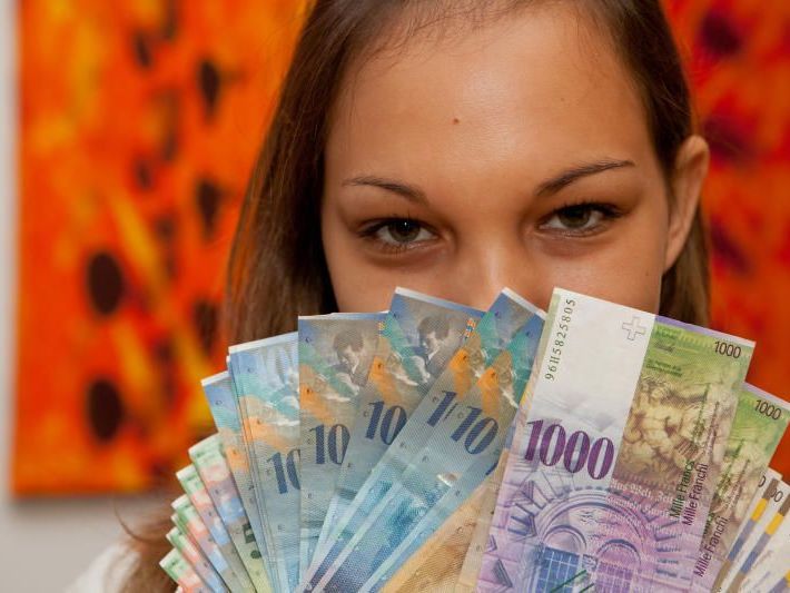 Kurzzeitige Taucher unter Mindestkurs waren "Markt-Anomalie" Kurzzeitige Taucher unter Mindestkurs waren "Markt-Anomalie"