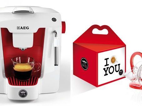 Wir verlosen mit Lavazza einen Espresso-Kapselautomaten zum Muttertag! Wir verlosen mit Lavazza einen Espresso-Kapselautomaten zum Muttertag!