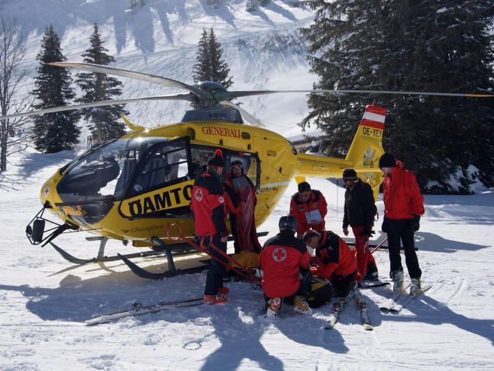 Junger Skifahrer schwer verletzt (Symbolbild) Junger Skifahrer schwer verletzt (Symbolbild)