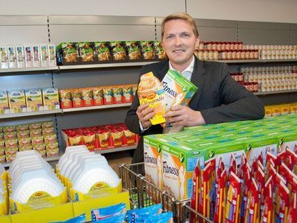 Sozialmarkt-Gründer Alexander Schiel in der neuen Filiale in der Donaustadt.