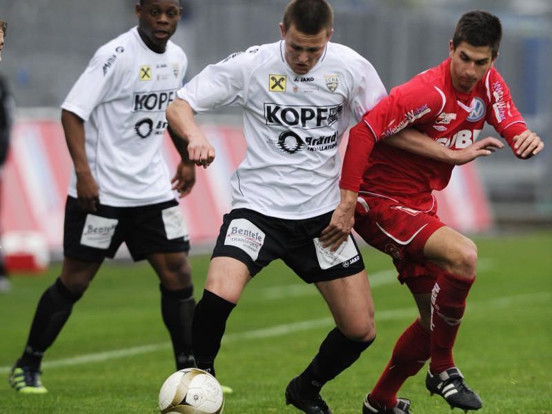 Fabian Flatz spielte 90 Minuten im Heimspiel gegen Anif. Fabian Flatz spielte 90 Minuten im Heimspiel gegen Anif.