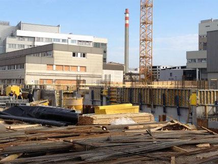 Tödlicher Arbeitsunfall auf einer Baustelle in St. Pölten. Tödlicher Arbeitsunfall auf einer Baustelle in St. Pölten.