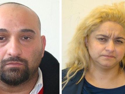 Zwei der vier festgenommenen Trickbetrüger - weitere Opfer sollen sich bei der Polizei melden. Zwei der vier festgenommenen Trickbetrüger - weitere Opfer sollen sich bei der Polizei melden.