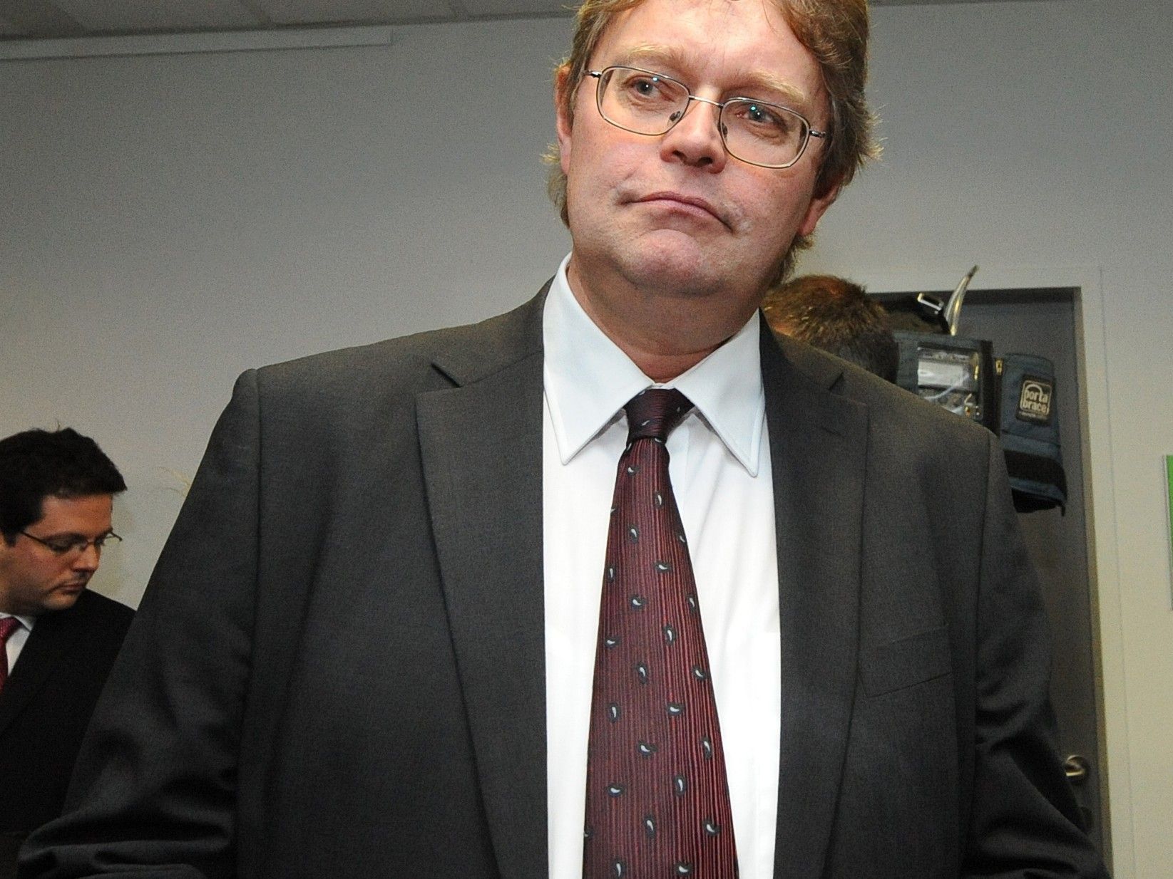 Peter Kolba vom VKI wirft dem AWD bei der Vermittlung von Immoblienaktien systematische Fehlberatung vor. Peter Kolba vom VKI wirft dem AWD bei der Vermittlung von Immoblienaktien systematische Fehlberatung vor.