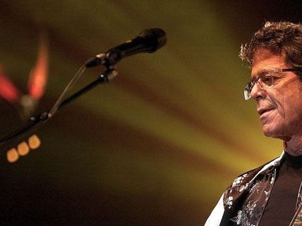 Lou Reed spielt mit seiner Band am Lovely Days Festival