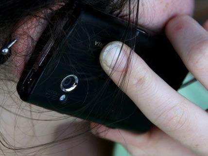 Jugendlicher überfiel 11-Jährigen und stahl sein Handy