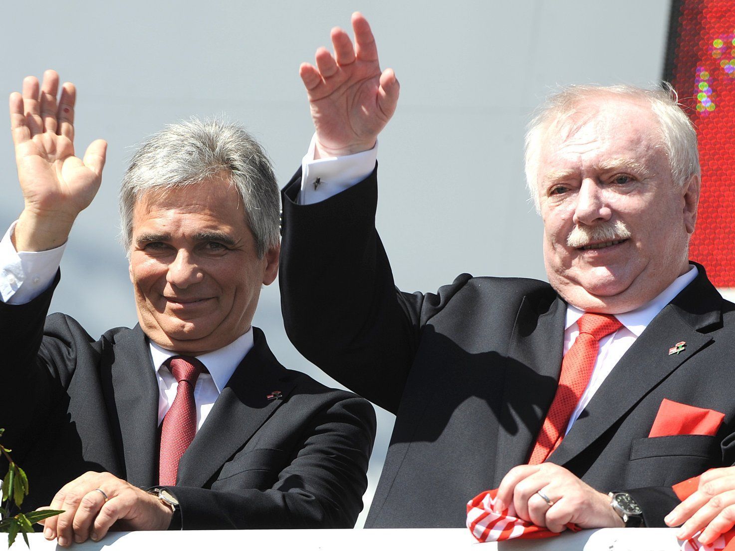 Unisono warnten Bundeskanzler Werner Faymann und Bürgermeister Michael Häupl vor Jugendarbeitslosigkeit Unisono warnten Bundeskanzler Werner Faymann und Bürgermeister Michael Häupl vor Jugendarbeitslosigkeit