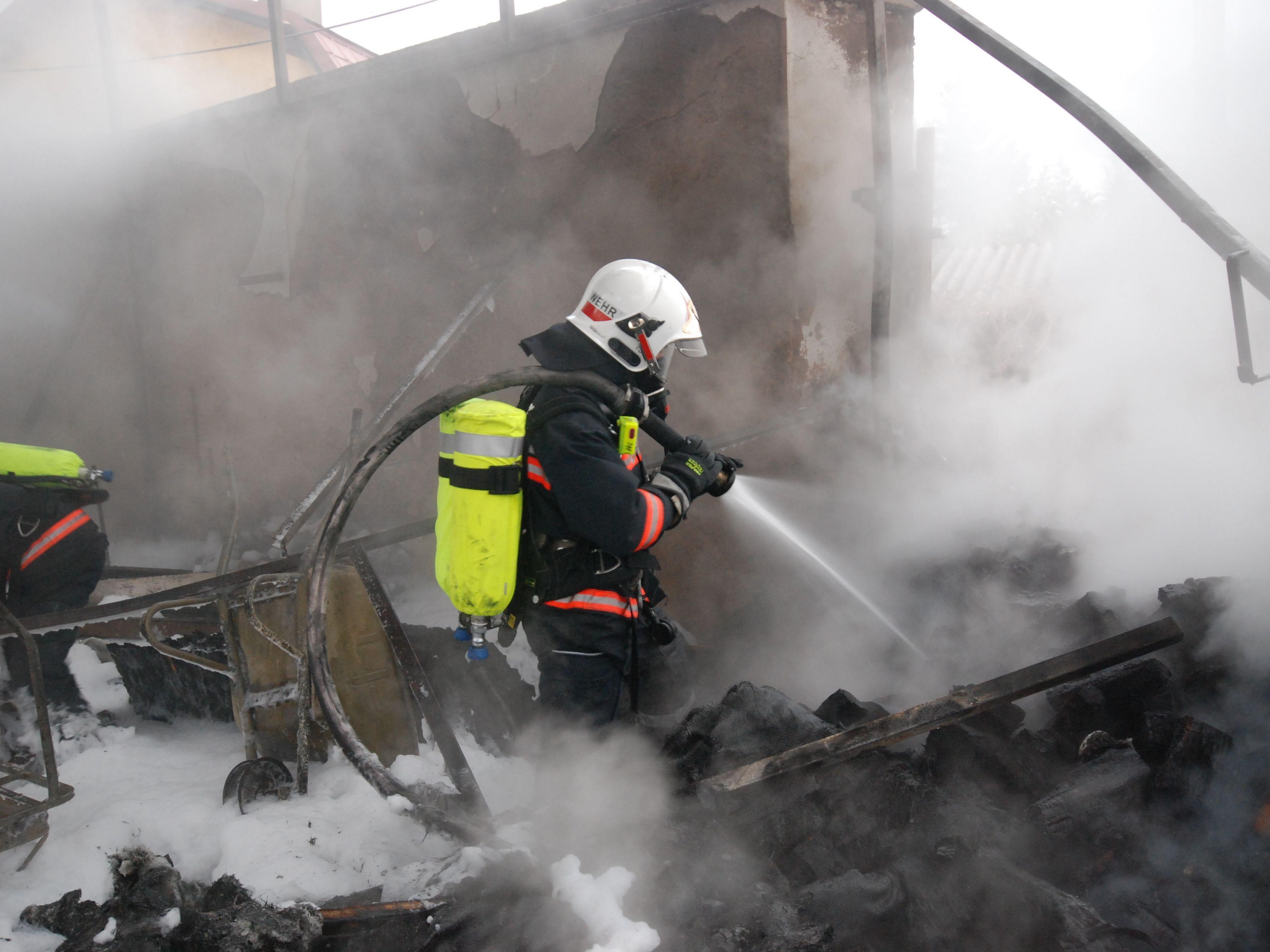 15 Menschen mussten am Mittwochabend bei dem Brand in Wien-Leopldstadt evakuiert werden.