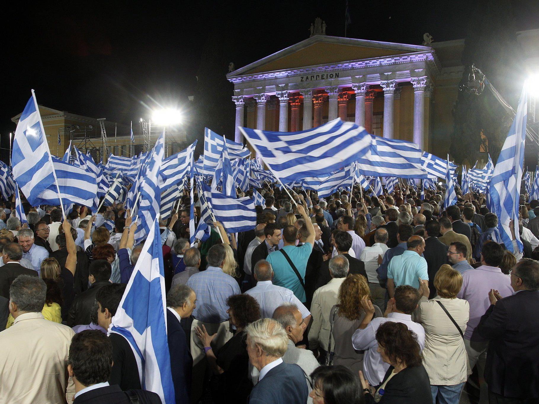 Das griechische Volk soll jetzt über den Euro selbst entscheiden.