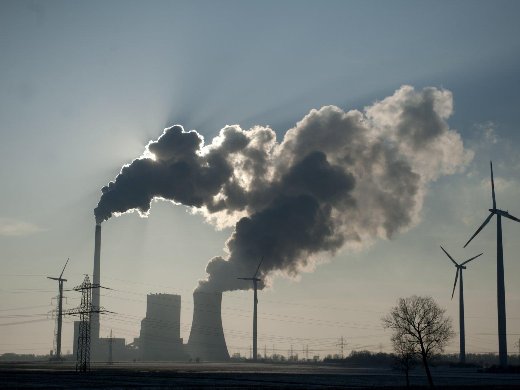 31,6 Gigatonnen (31.600.000.000 Tonnen) CO2-Ausstoß durch fossile Brennstoffe.