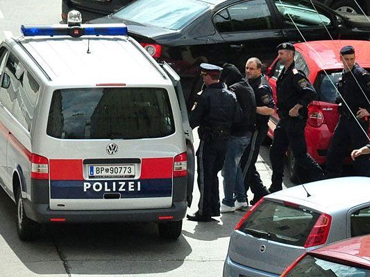 Weil der junge Mann in Favoriten mit Softguns drohte, musste die WEGA kommen Weil der junge Mann in Favoriten mit Softguns drohte, musste die WEGA kommen