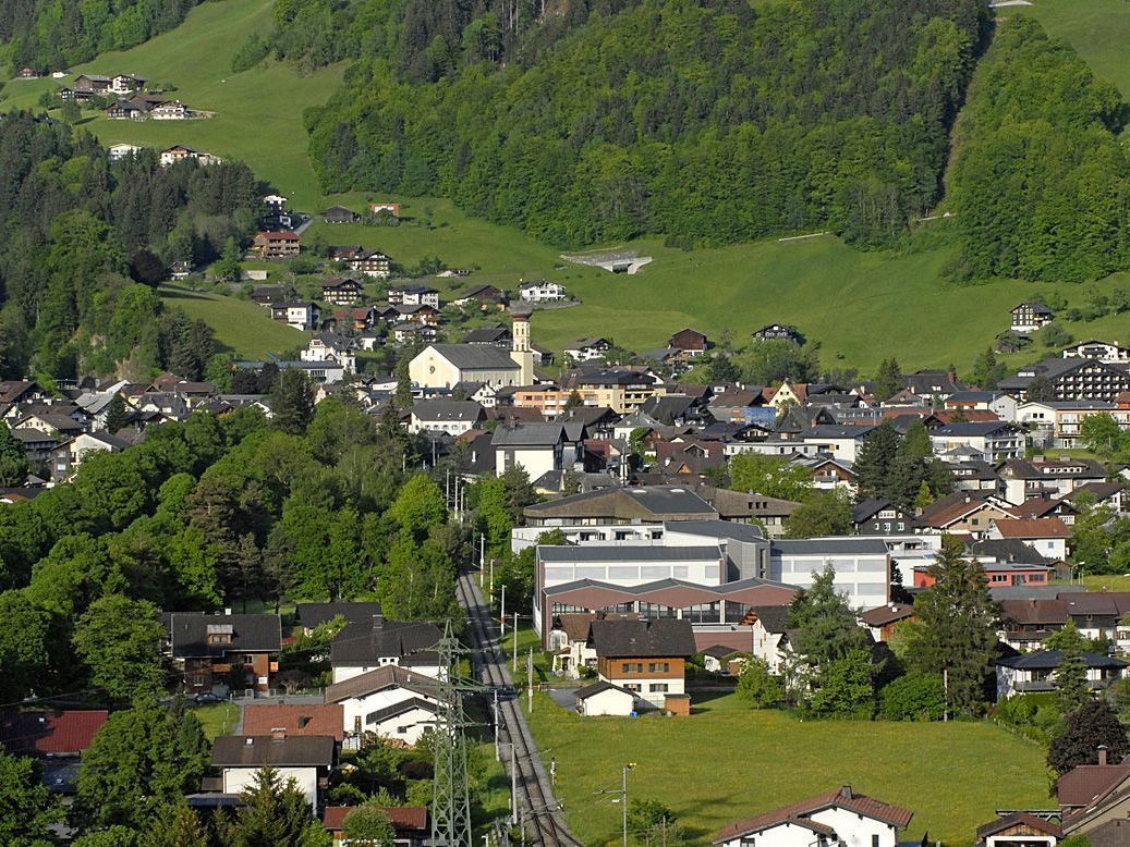 Blick von Tschagguns nach Schruns am Christi Himmelfahrtstag, dem 17. Mai 2012. Blick von Tschagguns nach Schruns am Christi Himmelfahrtstag, dem 17. Mai 2012.