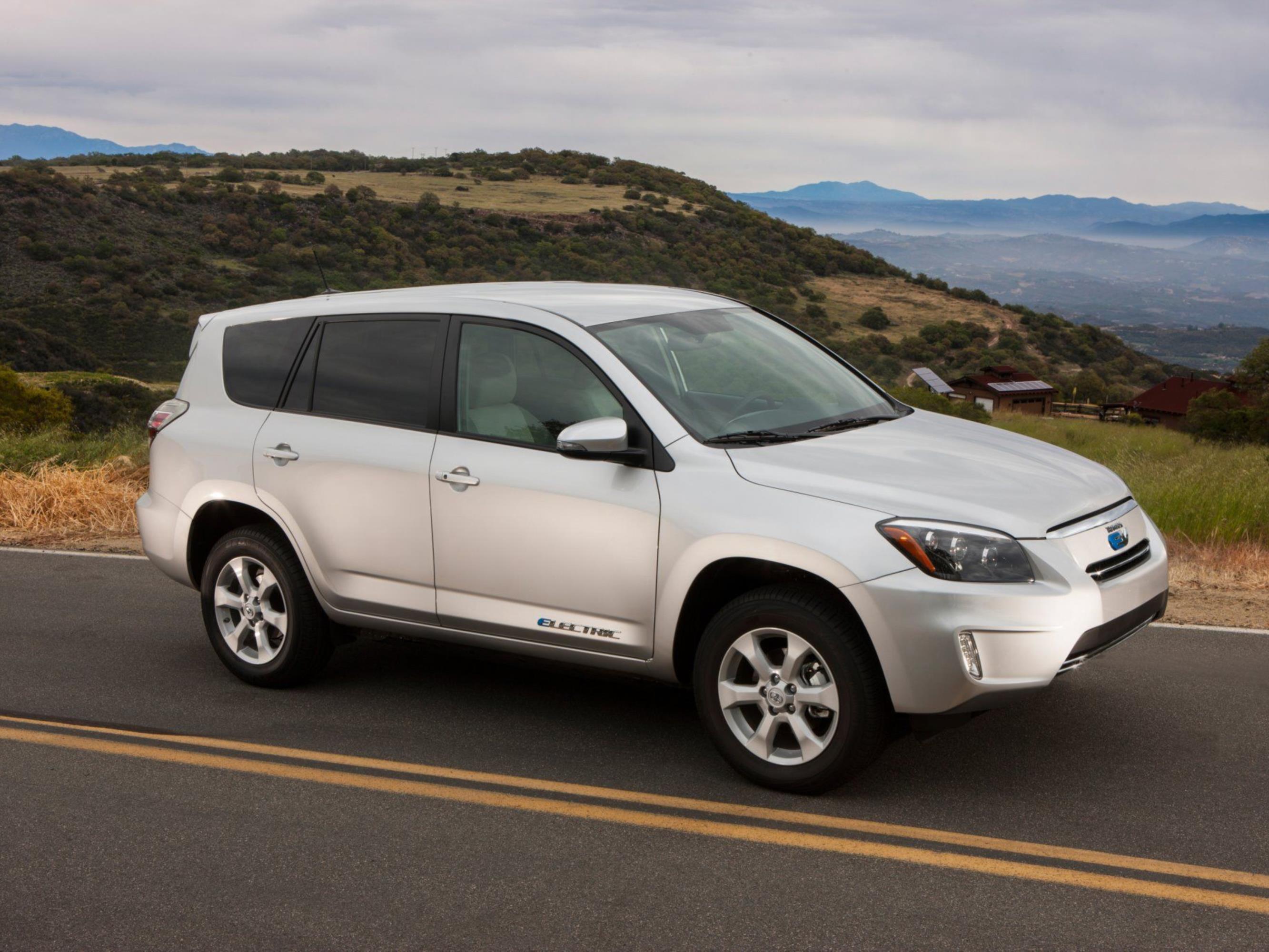Kompakt-SUV Toyota RAV4 mit Elektroantrieb startet in Kalifornien