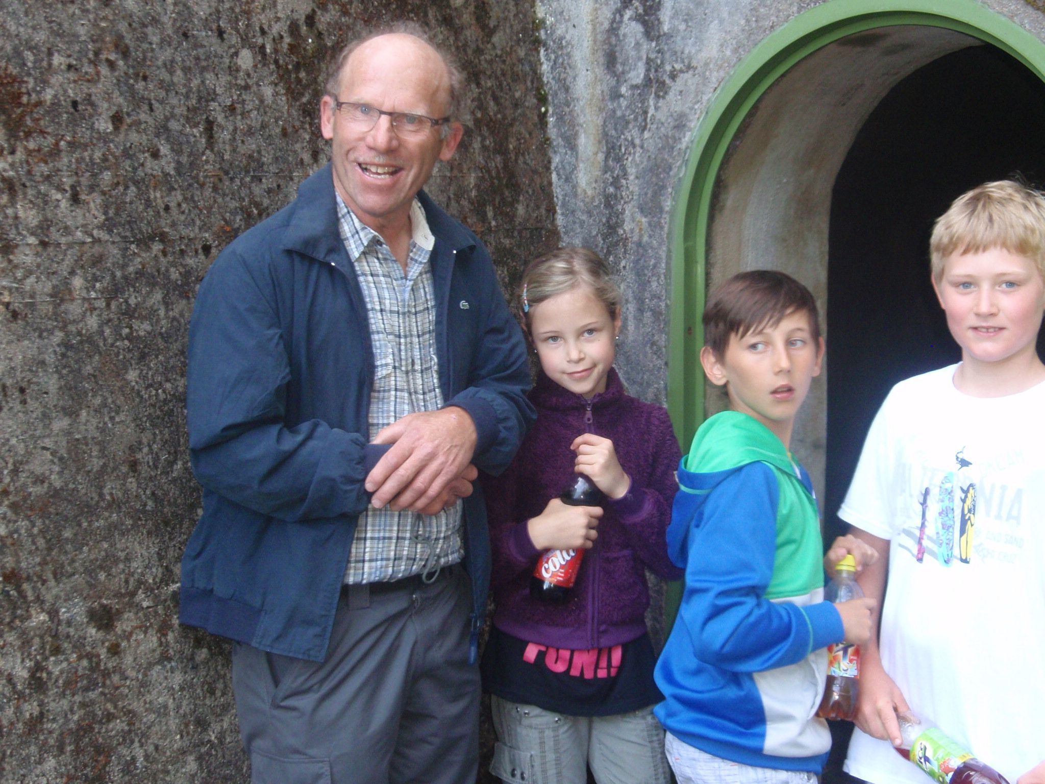 Wasserwerksleiter Herbert Schallert zeigte den Kindern das „weiße Gold“ der Gemeinde. Wasserwerksleiter Herbert Schallert zeigte den Kindern das „weiße Gold“ der Gemeinde.