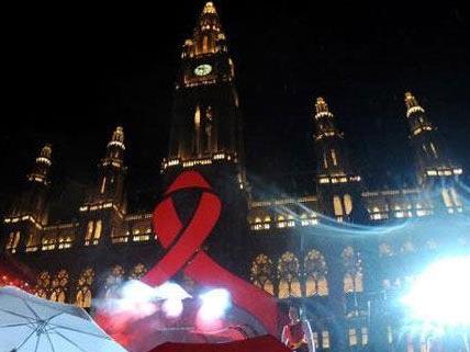 Ein Symbol, eine Mission: Der Life Ball ist dem weltweiten Kampf gegen AIDS gewidmet.