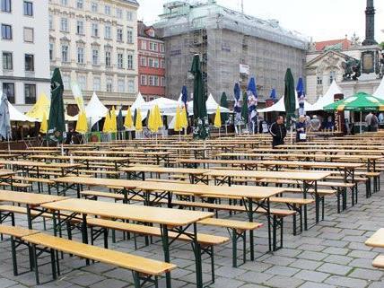 Verregnet war der Start des Wiener Bierfests am Donnerstagvormittag, die Veranstalter hoffen trotzdem auf viele Besucher.