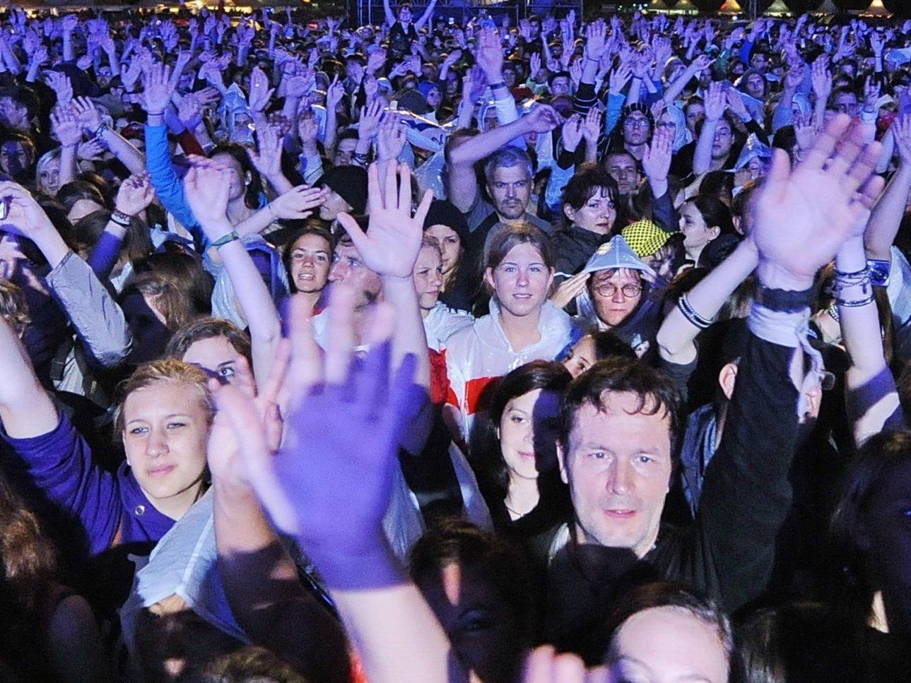 Auf der Radio Energy-Bühne treten zahlreiche Top DJs auf.