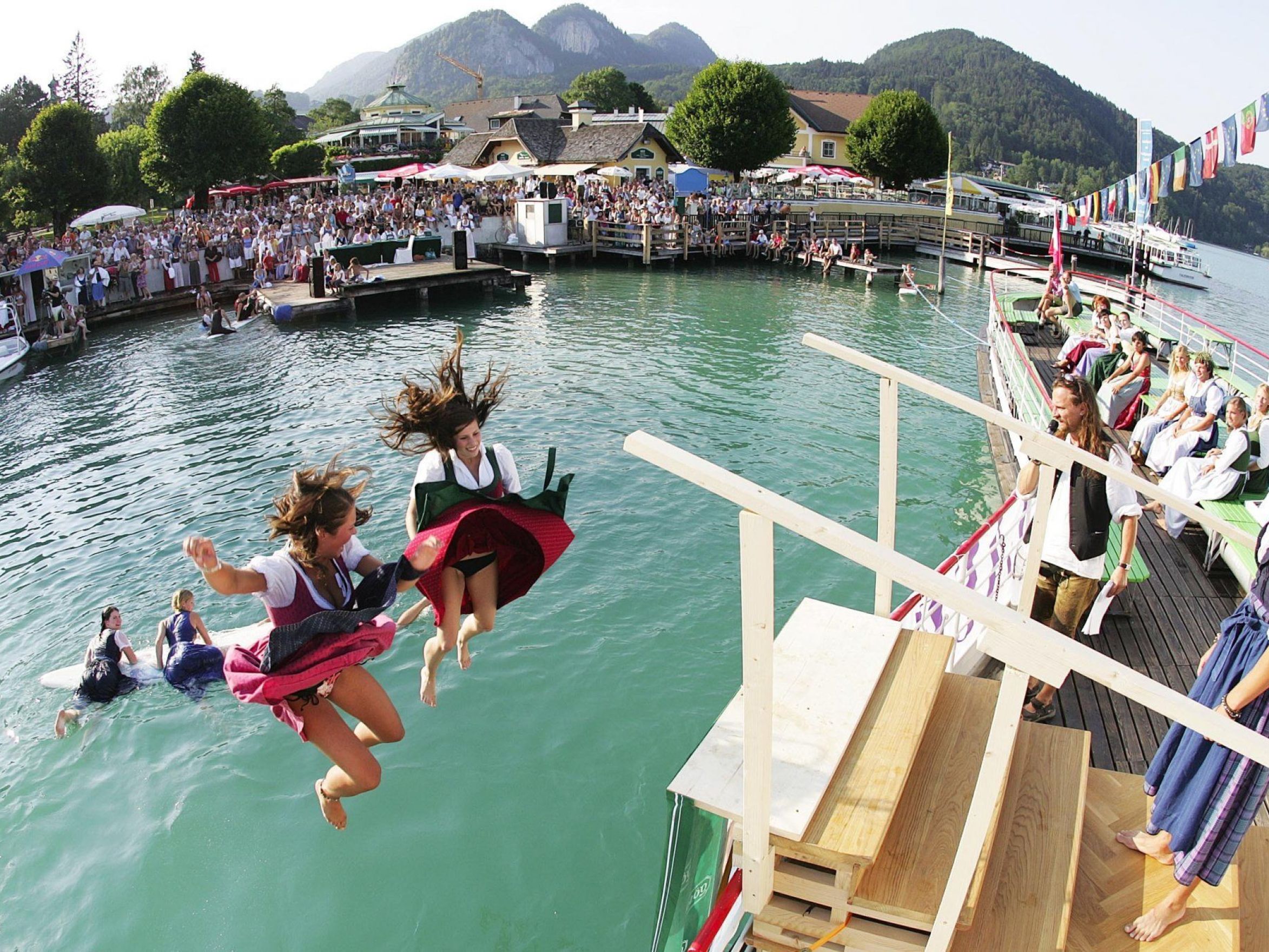 Auch heuer findet wieder der beliebte Gössl Dirndlflugtag statt.