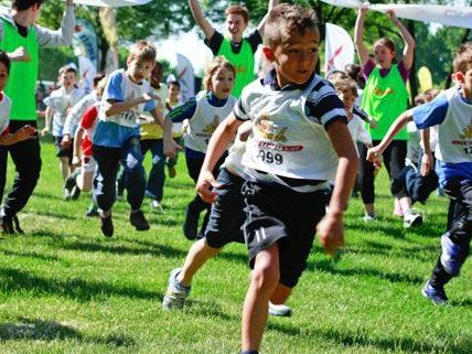In ganz Wien laufen Schüler bei "kidsrun4kids" für den guten Zweck. In ganz Wien laufen Schüler bei "kidsrun4kids" für den guten Zweck.