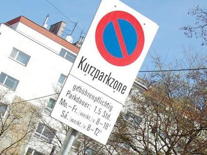 Zeitlich unbegrenzt sollen Polizisten in Wiens Kurzparkzonen stehen dürfen.