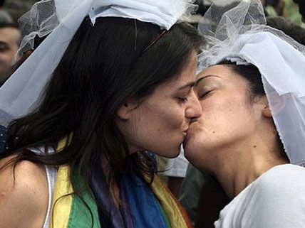 Am 17. Mai soll ein Zeichen gegen Homophobie gesetzt werden. Am 17. Mai soll ein Zeichen gegen Homophobie gesetzt werden.