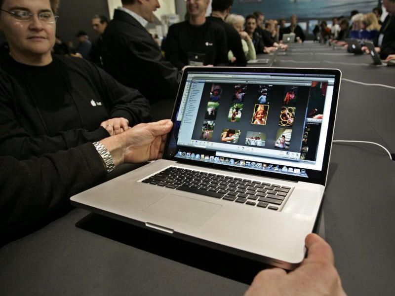 Neues MacBook soll auf iPad-Display setzen. Neues MacBook soll auf iPad-Display setzen.