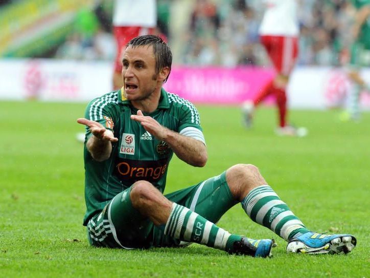 Das Schlagerspiel Rapid gegen Salzburg. Im Bild Steffen Hofmann nach dem Spiel. Das Schlagerspiel Rapid gegen Salzburg. Im Bild Steffen Hofmann nach dem Spiel.