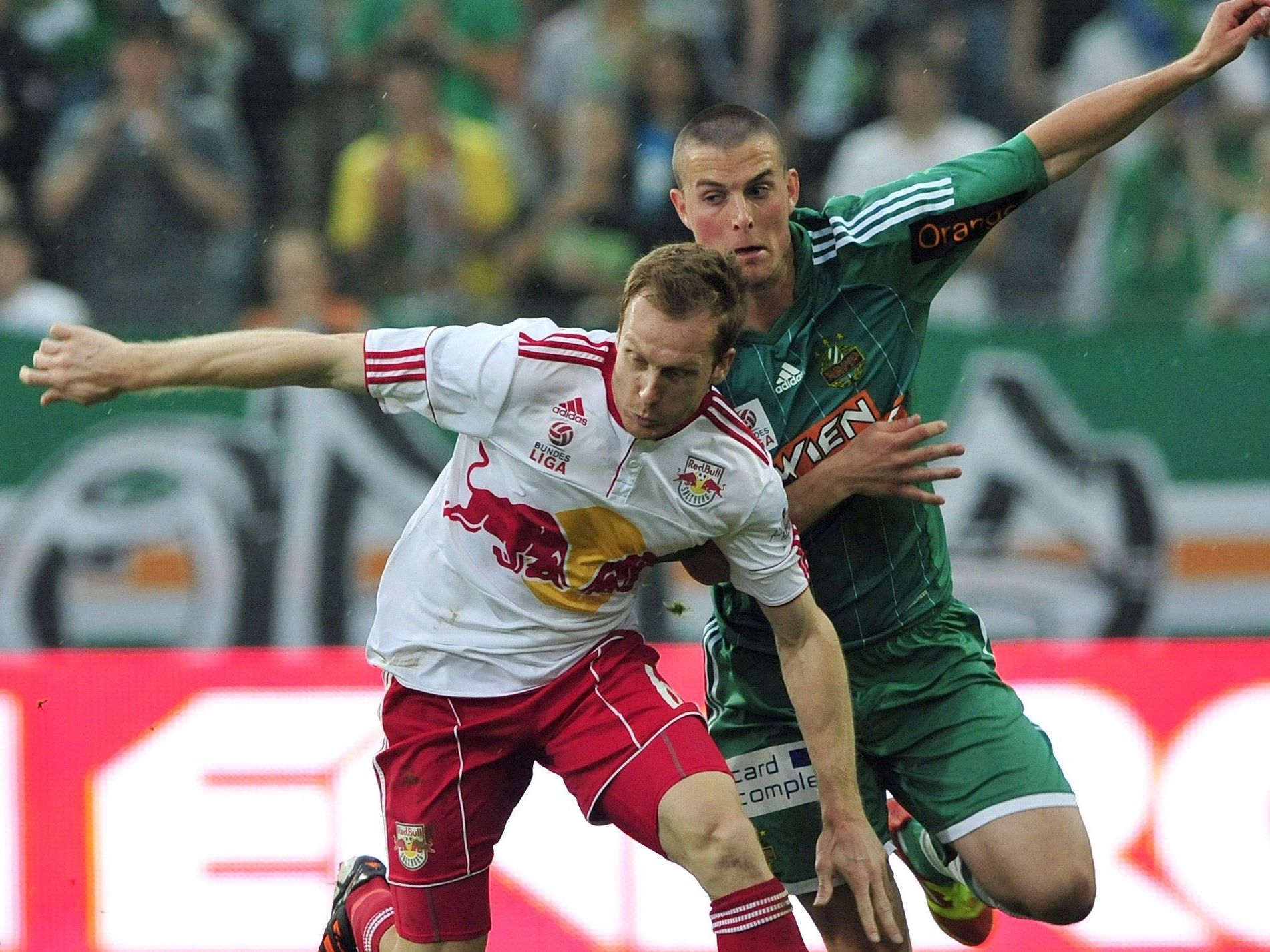 Salzburg konnte das Schlagerspiel gegen Rapid Wien für sich entscheiden. Salzburg konnte das Schlagerspiel gegen Rapid Wien für sich entscheiden.