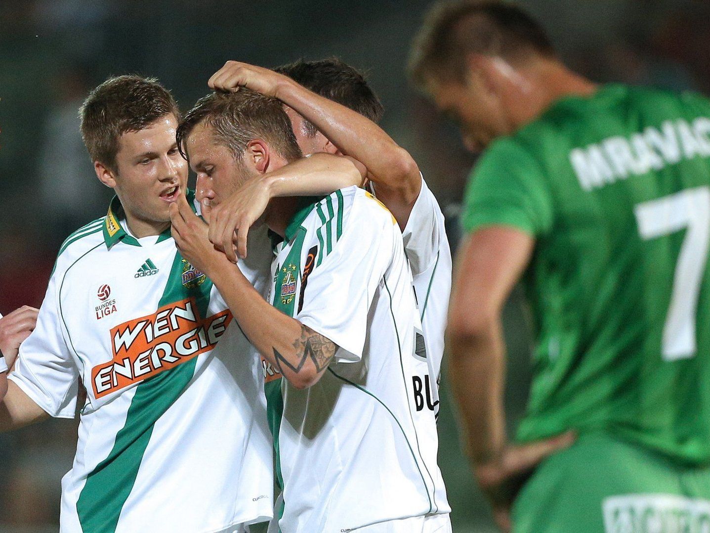Rapid Wien konnte sich mit 1:0 gegen Mattersburg durchsetzen. Rapid Wien konnte sich mit 1:0 gegen Mattersburg durchsetzen.