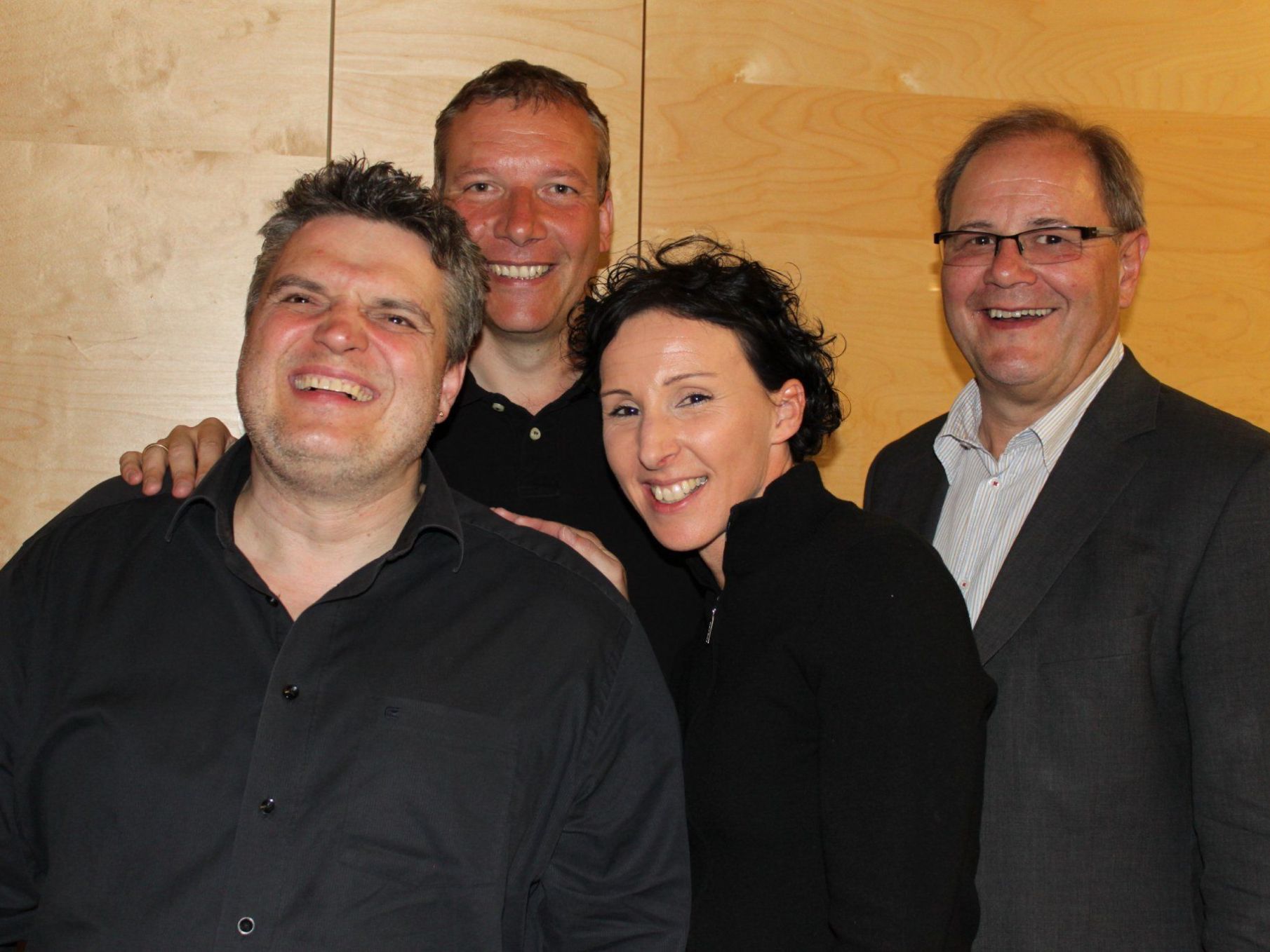 George Nussbaumer und Stefan Vögel mit Karin Devigili und Bürgermeister Reinhard Nachbaur bei der After-Party. George Nussbaumer und Stefan Vögel mit Karin Devigili und Bürgermeister Reinhard Nachbaur bei der After-Party.