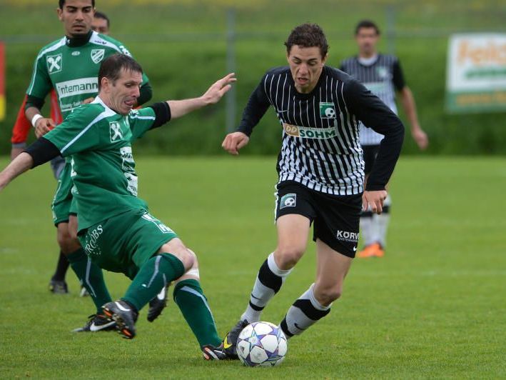 Jan Gmeiner gelang ein Doppelpack und Alberschwende gewann 3:1 gegen Lauterach. Jan Gmeiner gelang ein Doppelpack und Alberschwende gewann 3:1 gegen Lauterach.